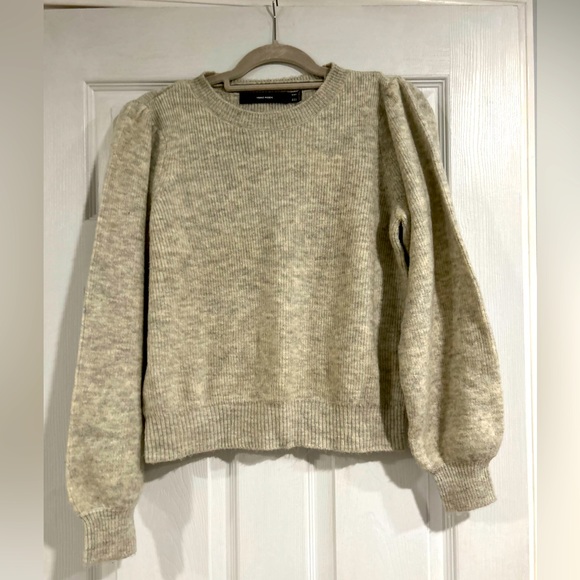 Vero Moda Sweaters - Vero Moda pullover crop sweater